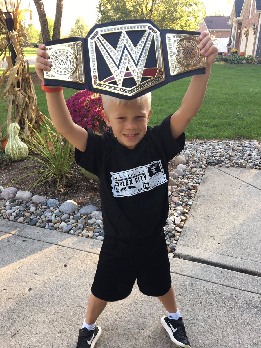 Just got a new Suplex City shirt from one Brock to the next <a href="/BrockLesnar/">Brock Lesnar</a> #onewayticket