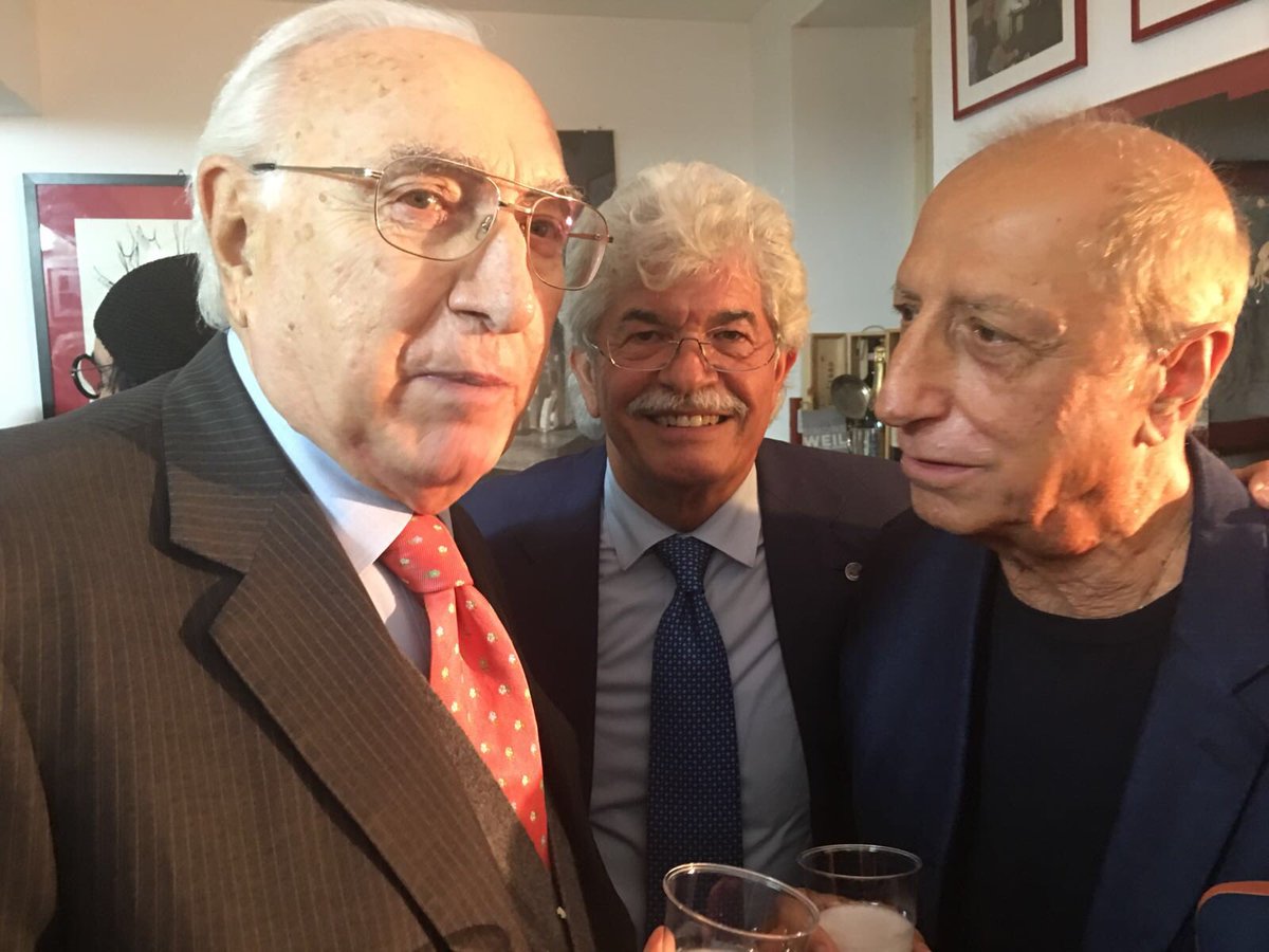 senantoniorazzi's tweet photo. Con i due Pippi https://t.co/x59uzxDLwn