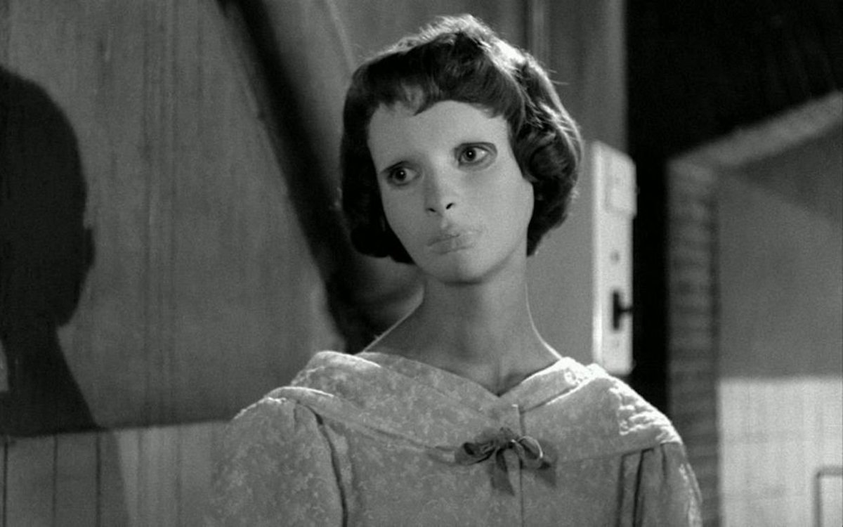 movtime6's tweet photo. 5 Classic Horror Movies That Are Still Shocking Today #movie https://t.co/AbWgnuqWcn https://t.co/fZPSctNseK
