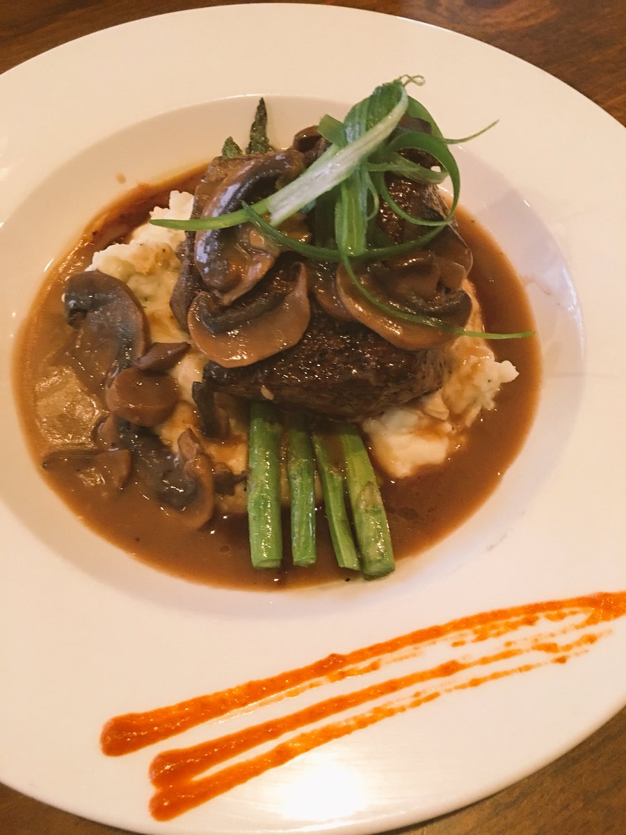 gertiesclarence's tweet photo. One of our delectable specials this weekend: Seared Coulotte Steak - Mushrooms Red Wine Demi-Glaze, Mashed Potatoes and Asparagus Entree #buffalo #ClarenceCenter #food #dinner #steak https://t.co/CbR8slF8VQ