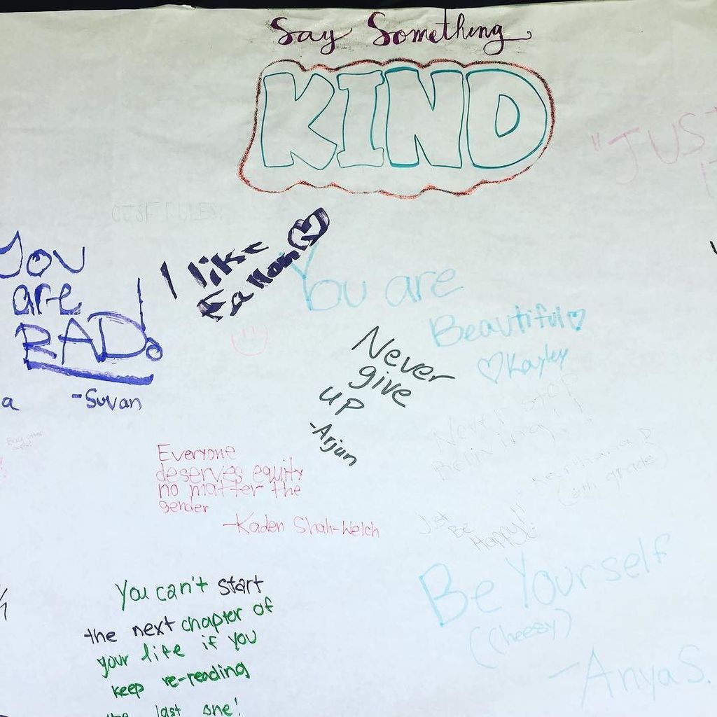 FallonASB's tweet photo. spread the love at the compliment wall next to student services! 💕 https://t.co/PjlCz2uQQ4