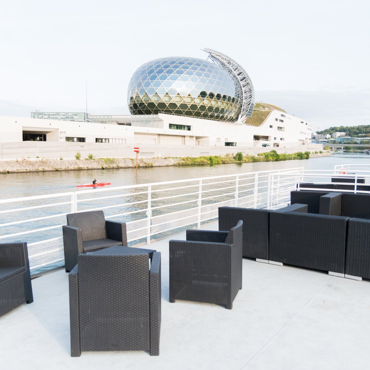 Besoin de respirer? Le pont supérieur vous attend...#poséidon #paris #événementiel #privatisation #croisieres #seine #professionnel #privé