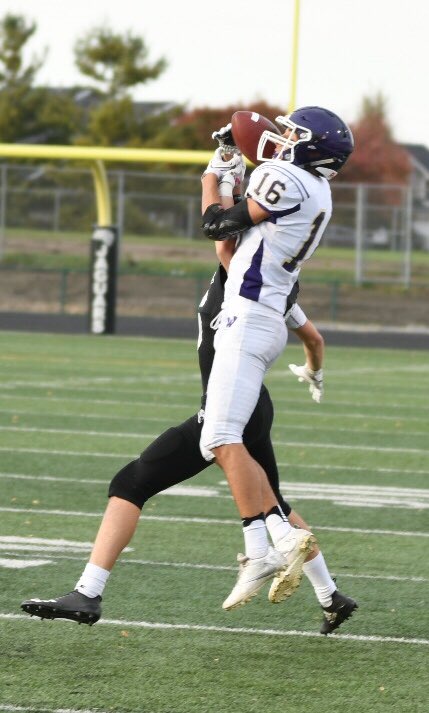 philbishop1's tweet photo. End of first quarter:
Waukee Sophs 7
Ankeny Cent. 9 #waukeefb https://t.co/pNpqxFQ57C
