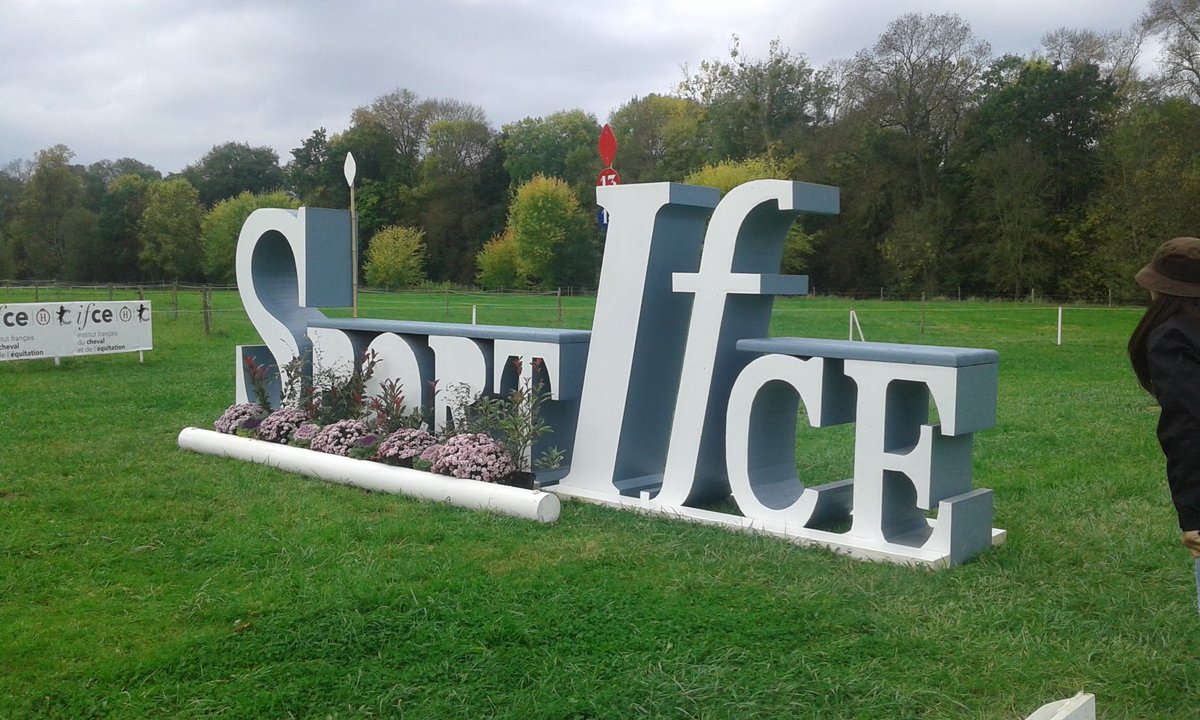 MaelynnWeber's tweet photo. Demain l'épreuve tant attendue du cross @MondialduLion  l'événement @Haras_nationaux Petit aperçu avec l'obstacle Sportifce @Ifce_officiel https://t.co/82n4lvkBbi
