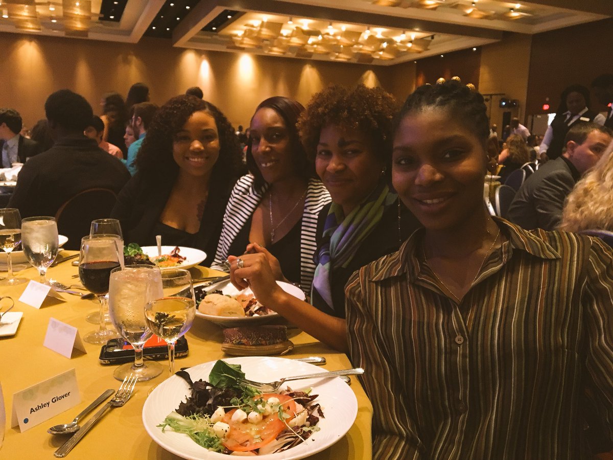 msglover13's tweet photo. Rep your squad: Black Girl Magic at @DPFreedomHigh #WorkatDP #DPyou2017 #dpfphs https://t.co/DB5Fmfx8xi