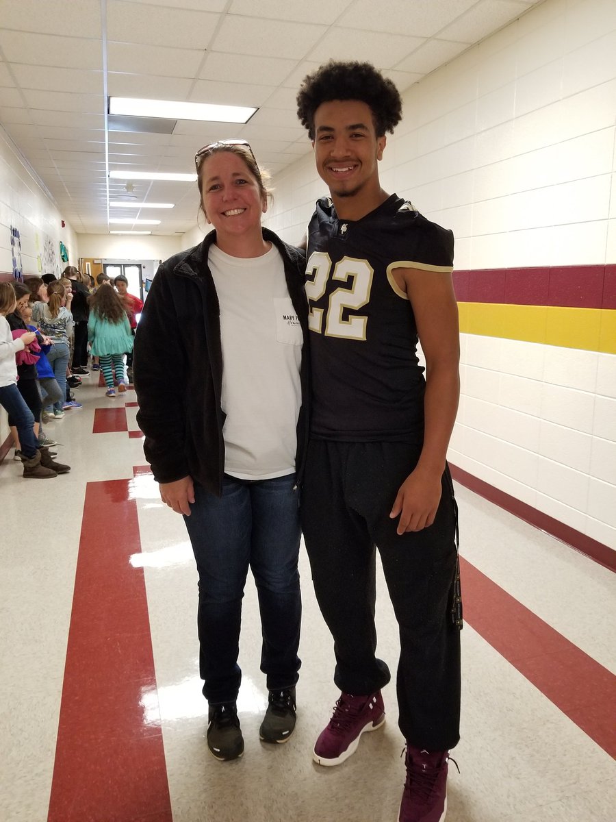 Hub_Sped4's tweet photo. Braelyn Harvey, #22, is our "adopted" family AND our related family❤ @Hubbard_Elem @ArpsCrew https://t.co/MBXpmYQJbz