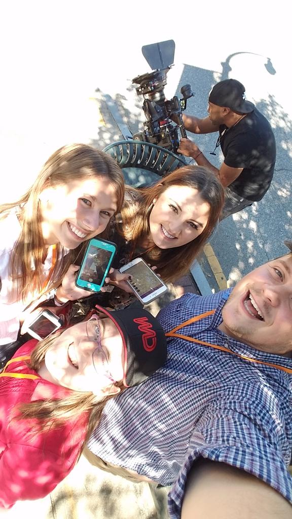 thevisionngu's tweet photo. It seems like everybody is using digital media these days #digitalhunt @ngumasscomm https://t.co/6lYuHAcekq