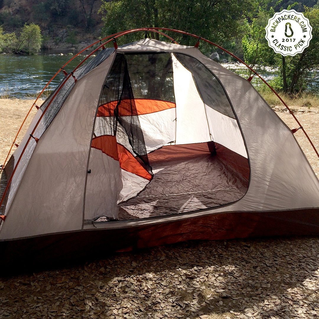 BackpackersCom's tweet photo. We've awarded the @alpsmountaineer Lynx 4 #tent as the #ClassicPick for the #CarCamper. Read the review! https://t.co/z2s8KXBBt9 https://t.co/E83ezjZJ6F