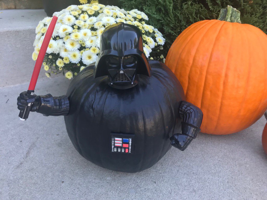 CFBHeather's tweet photo. BB8 has company now ... #darthpumpkin #paintitblack https://t.co/JsJz9UP56e