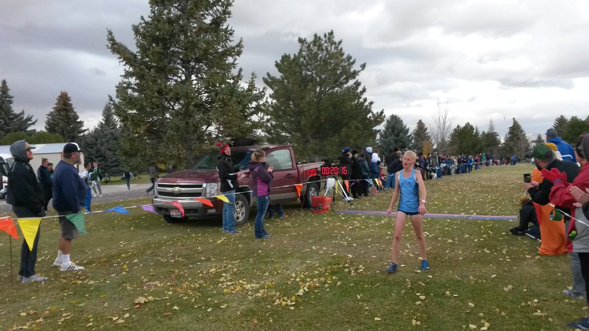 mwhereford's tweet photo. Thought my numb fingers hit record but they didn't. Sariah Harrison is Skyline's first girls XC district champ since '04 #idpreps https://t.co/WOFQAgvSFr