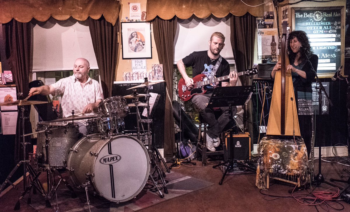 BrookesPics's tweet photo. Wednesday 1st Nov @VickiBurke1 #sutura @cheeseandgrain #grainbar #folkjazz #livemusic #frome #somerset @DiscoverFrome @FromeStandard 8.30pm https://t.co/QNhMJtpa9h