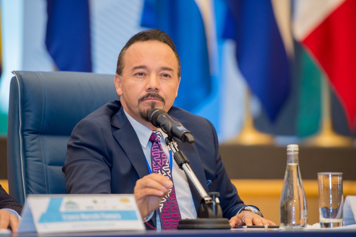 embajadaporpaz's tweet photo. .@InclanRube ¿Qué me preocupa? Que en ocasiones, la interpretación de los Derechos Humanos es tan variable como las fronteras. #CUMIPAZ https://t.co/jr79fpNufH