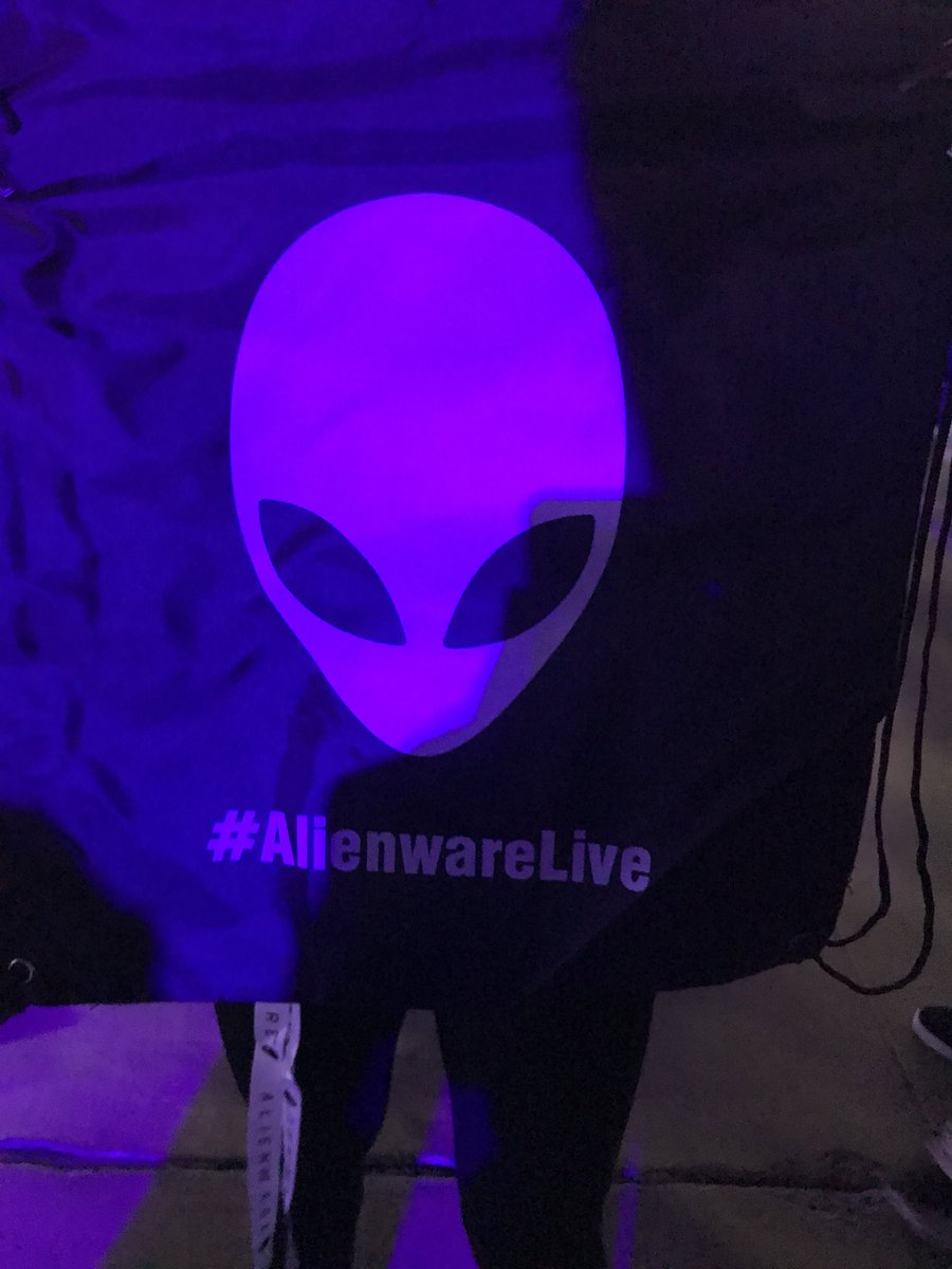JulieHills6's tweet photo. #AlienwareLive https://t.co/dAAorXh6aa