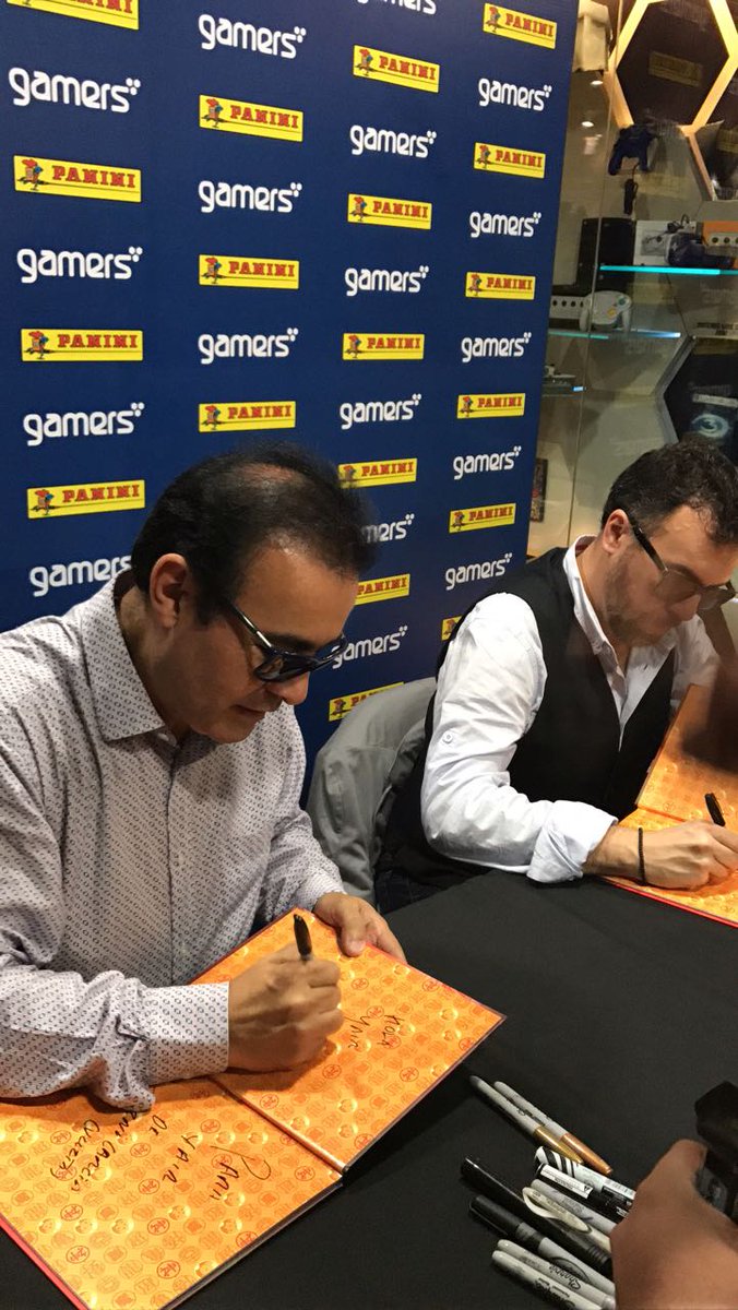 Panini_mexico's tweet photo. RT si estás en @GAMERSRetail esperando por tu autógrafo 😎 https://t.co/FQfTF87z1p