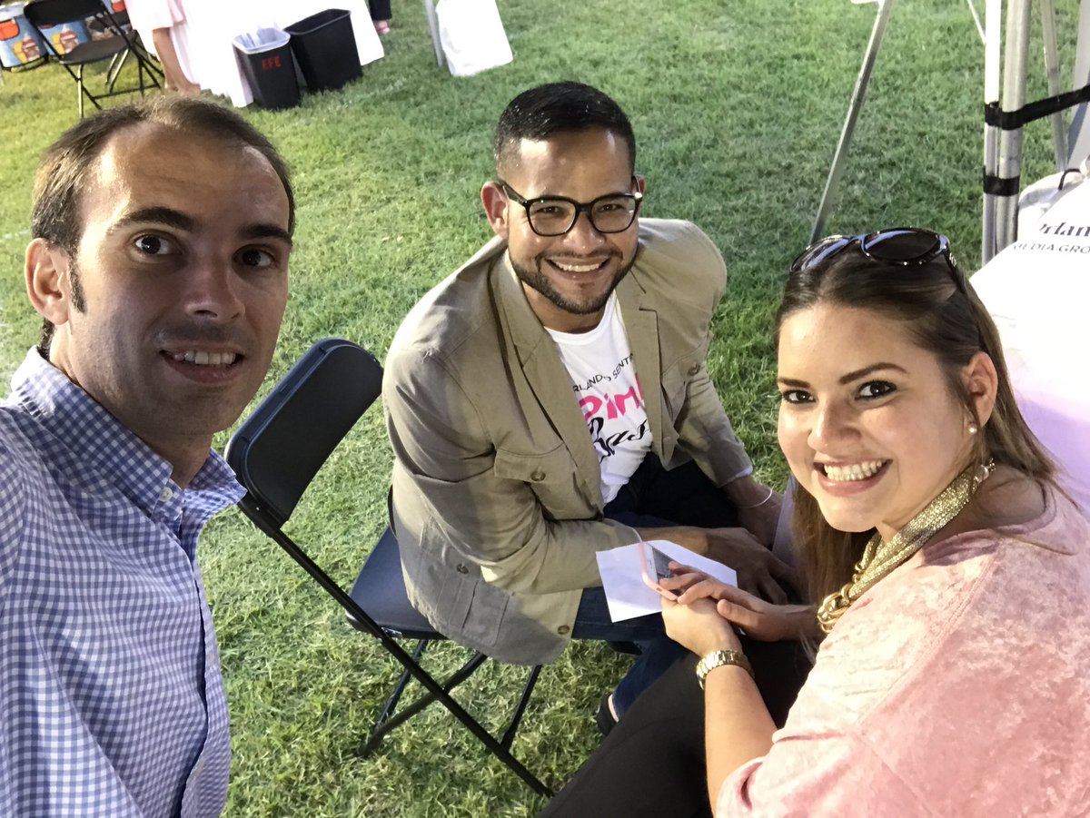 carlosvotero's tweet photo. #PinkBash #ParkAvenue #ElSentinel https://t.co/rvPM2SdIKU