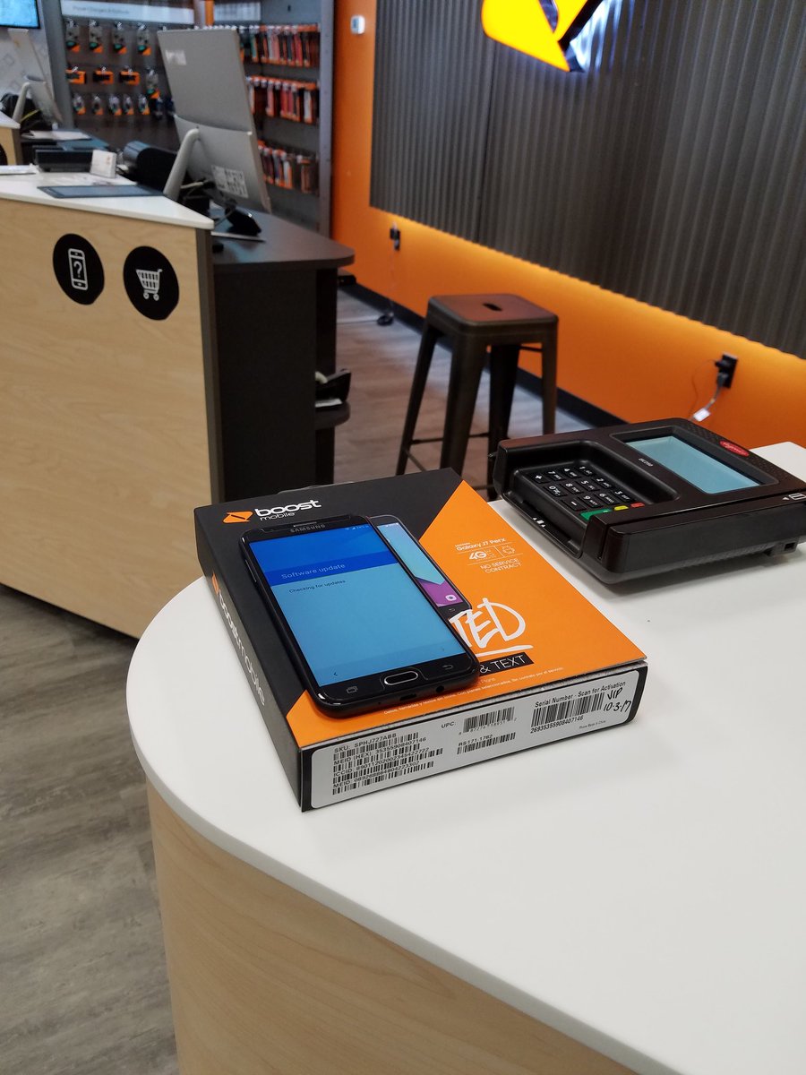 Boostnewburghny's tweet photo. 2 out of 3 Boost Ups done today #Boostup #HappyCustomer Phones are flying out the door for only a $1 down https://t.co/RtuKg5IZBP