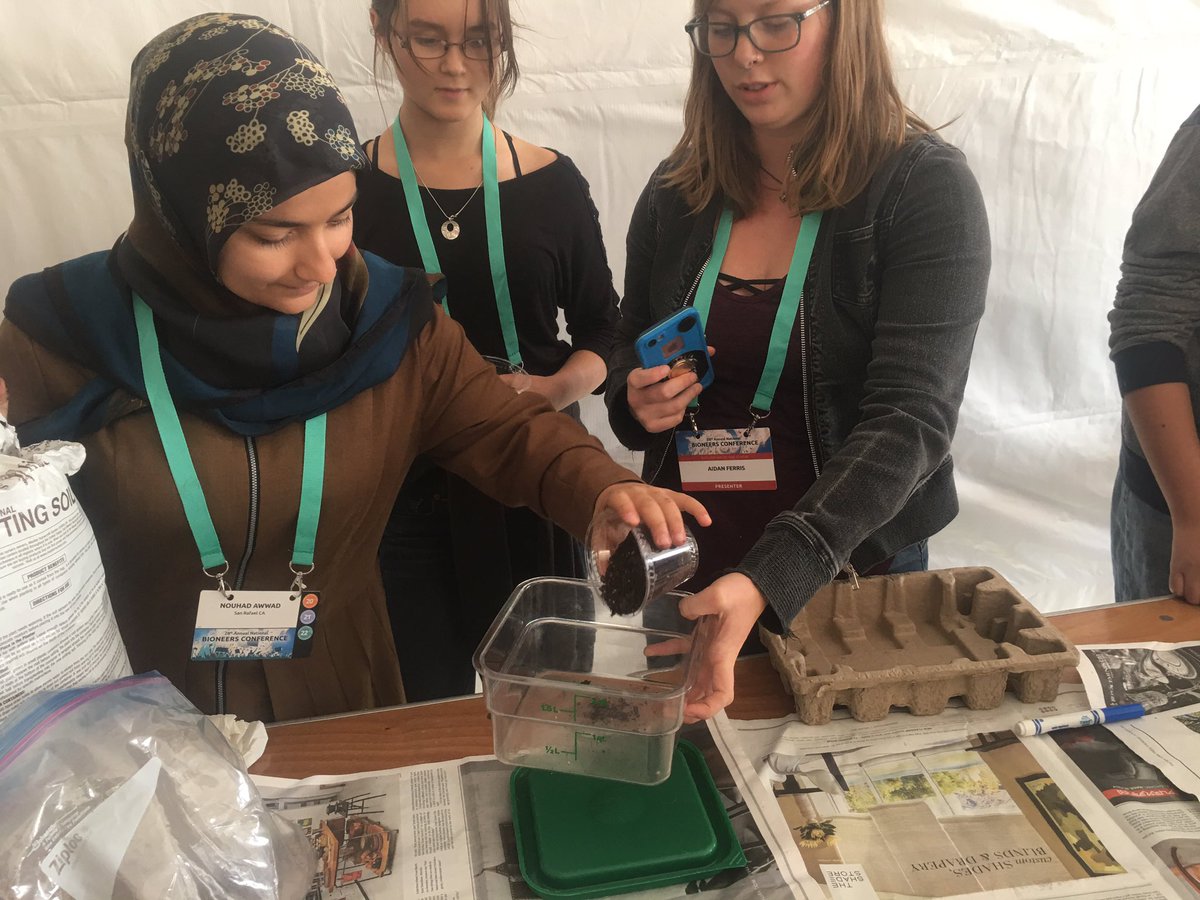 Awwad_Nouhad's tweet photo. Creating seed balls with #California  native flowers seed #Bioneers2017 @AycmLebanon @aycmena @AhmadAbuSafieh1 @TamelaTweets #youth https://t.co/z4gZ1zPW5b
