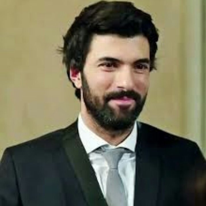 AlwaysWithEngin's tweet photo. #EnginAkyürek #EnginAkyurek
#ÖmerDemir  #KaraParaAşk
#AlwaysWithEngin https://t.co/yRzZjn07ih