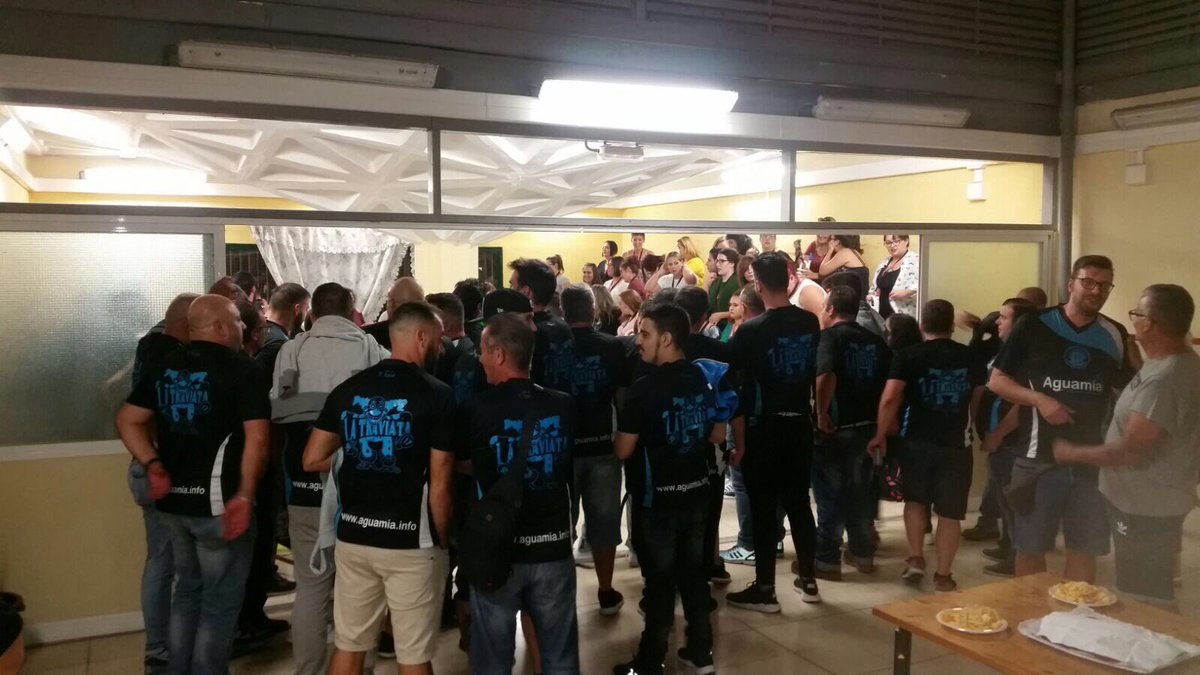 Recibimiento por todo lo alto en <a href="/KlandestinasM/">Klandestinas Murga</a> Muchas gracias por vuestra atención !