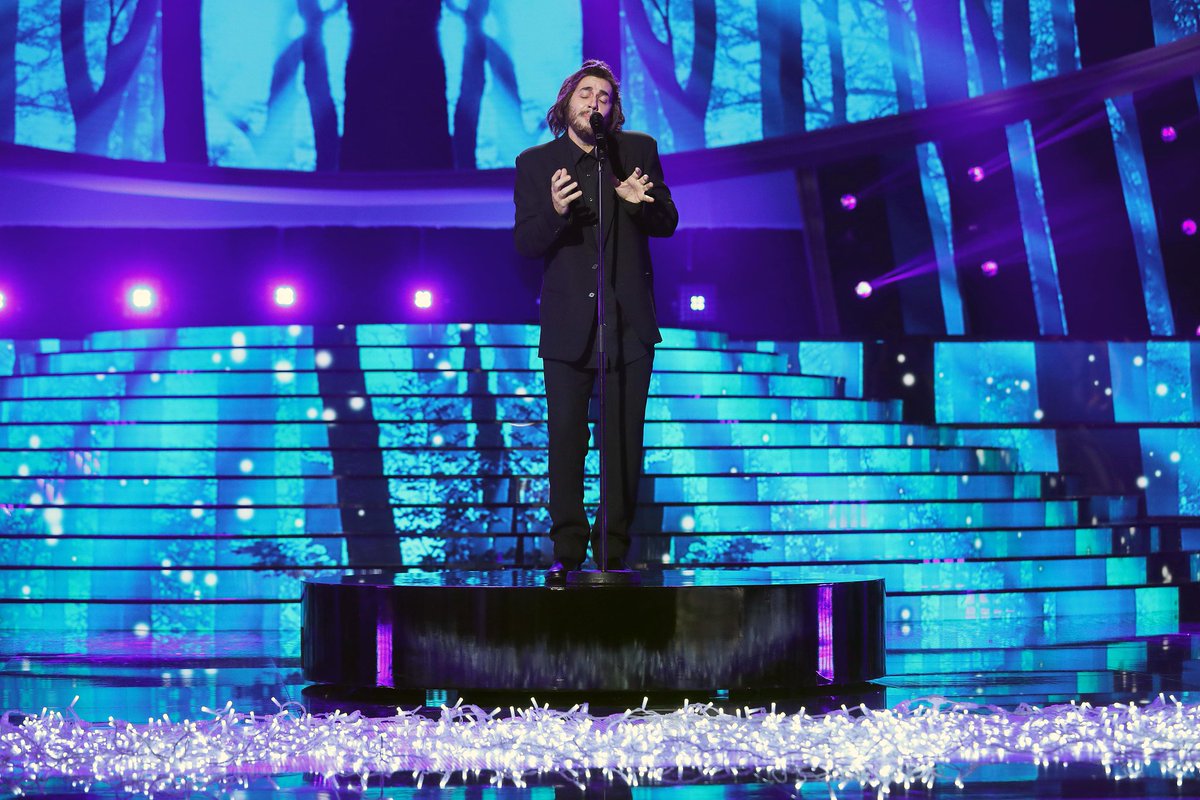 Enchufadostv's tweet photo. Miquel Fernández vuelve a crear un momento mágico en #TCMS4 con su imitación de Salvador Sobral. https://t.co/WbzudKCqKY