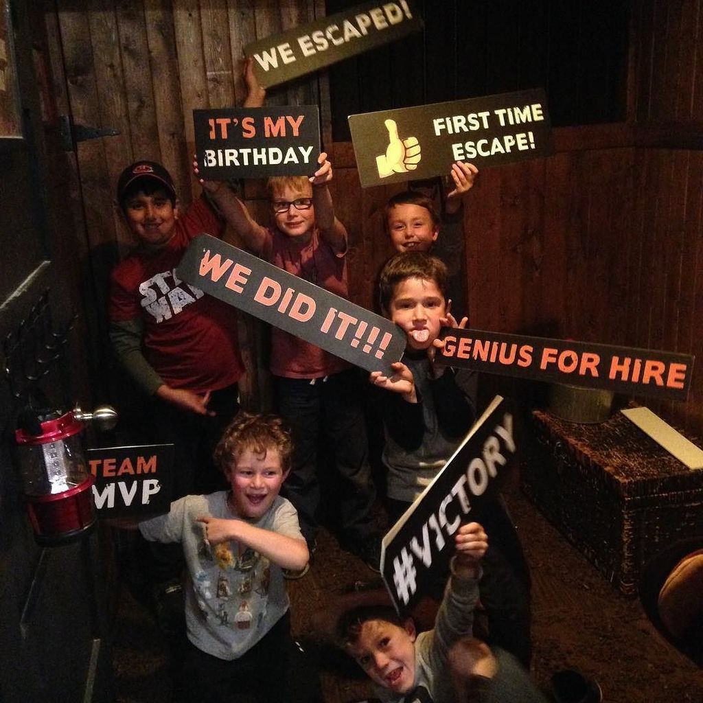 myst_minds's tweet photo. Successful birthday party room escape #weescaped! #itsmybirthday #firsttimeescape #wedidit #geniusforhire #teammvp #victory https://t.co/YbTPb25bQN