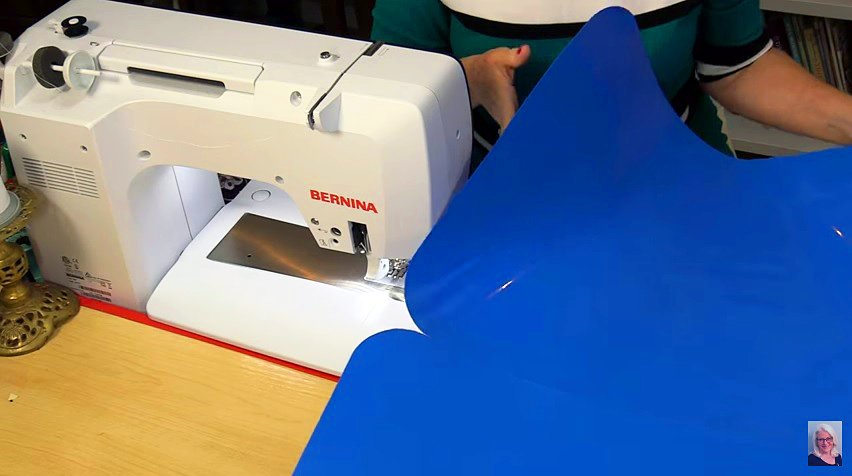 NJeffersonLtd's tweet photo. Use a snow carpet to quilt?
Absolutely! Laura Ann Coia of #SewVeryEasy breaks it down: https://t.co/BLPy0FeeJ6 #sewing #tutorial #howto #DIY https://t.co/Jx8CRg6rKN
