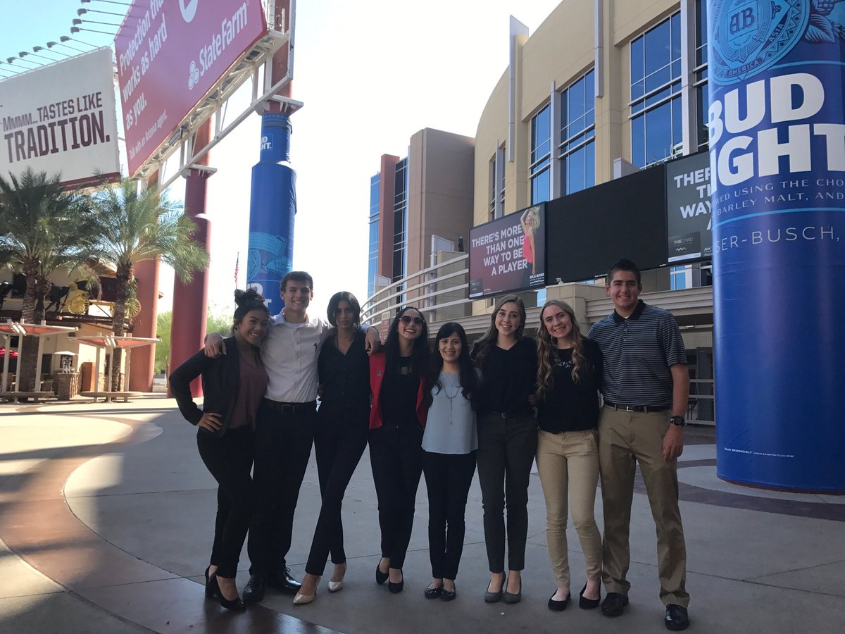 maggieb_17's tweet photo. #CTSOonIce was a blast! Thank you @Arizona_DECA https://t.co/VZd3VWJiAh