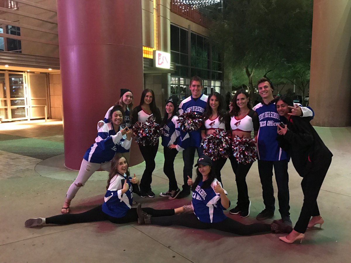 maggieb_17's tweet photo. #CTSOonIce was a blast! Thank you @Arizona_DECA https://t.co/VZd3VWJiAh