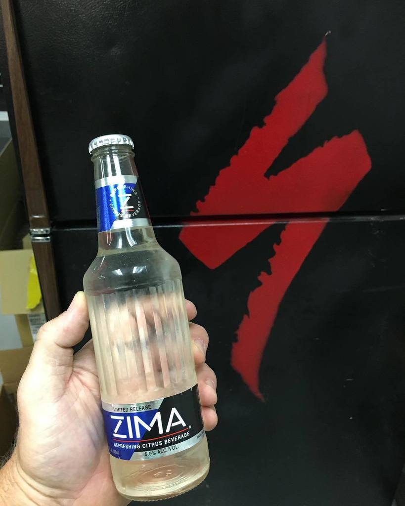 _GregBlack_'s tweet photo. Friday vibz at werk. 🤘🏼 Thanks, @mediamechanic #zomethingdifferent https://t.co/8Ut42T8aZq https://t.co/BhuBnjraY9