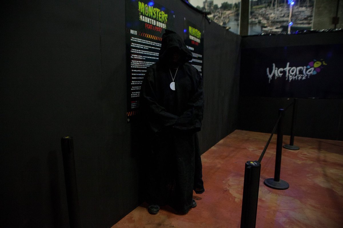 BadlyFlayed's tweet photo. @victoriabuzzes is here at 5, giving away tix! We open at 6…Come get your scream on, #yyj @victoriavisitor @gvfsvic @TheZone913m @TheQdotFM https://t.co/PcmAiTUPAS