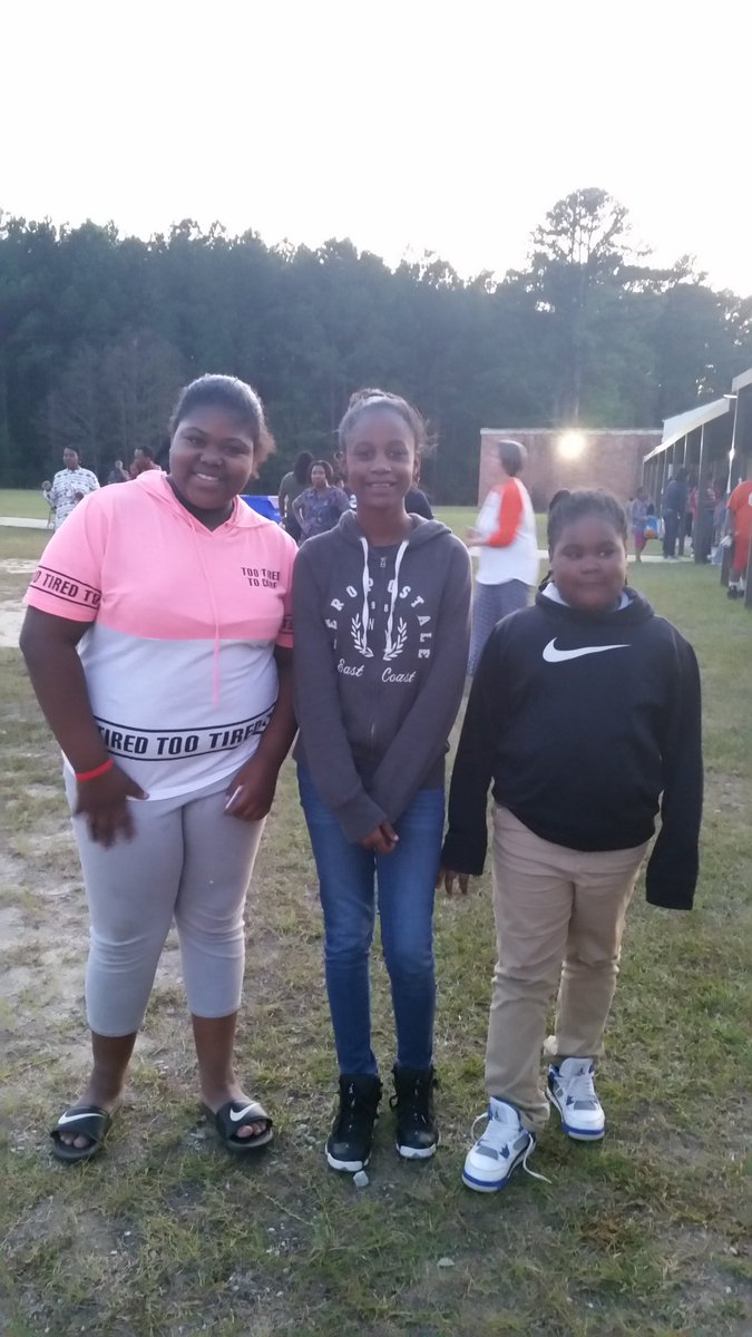 McCroreyListon's tweet photo. Having a blast @McCroreyListon! #mlsteagles #trunkorvtreat https://t.co/ayOi0jvJ7a