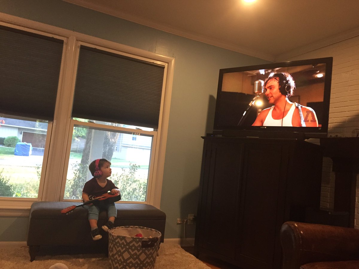 SarahSHebert's tweet photo. This kid is @ShakeyGraves biggest little fan! https://t.co/oeYMcd6rNl