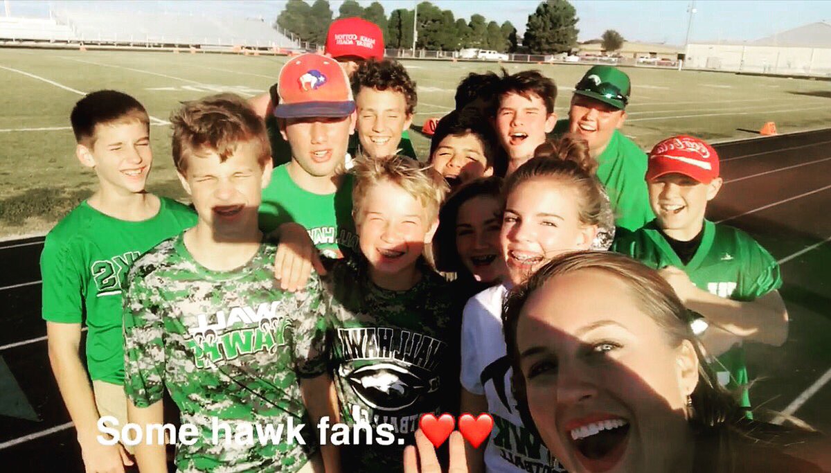 kenimac's tweet photo. Football FriYaying with some of THE BEST fans in the state of Texas... #WallHawks 💚💚 #SayDarrelOnThree #InsideJoke #ExtraToe https://t.co/XFr2pUN7DP