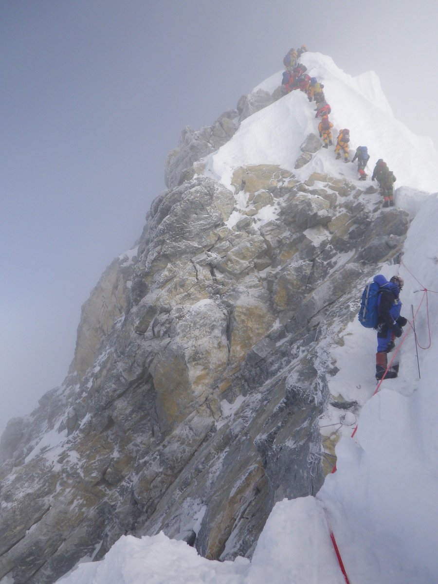 Malcolm8848's tweet photo. May 27th 8:15am the 12th Man on the top of Mt. Everest #alpineascents #khumbu #firstascents #followyourdreams #seahawks #12s https://t.co/L6ldv2ZsCt