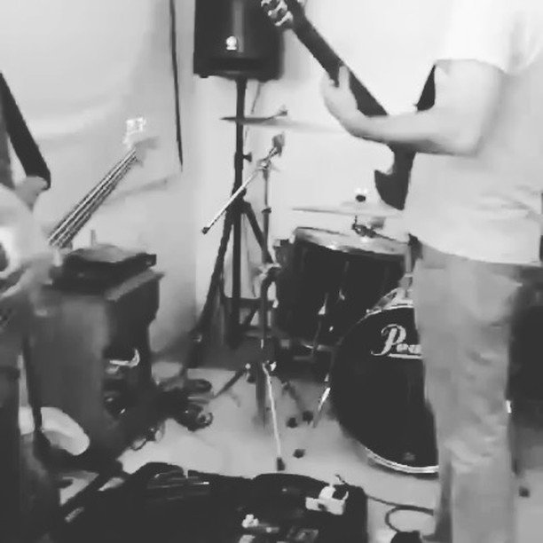 HorehoundBand's tweet photo. Working on the new shit. #horehound420 #morepound #doommetal #pittsburghmetal #pittsburghmusic #epiphonesg #pissnv… https://t.co/bG5O3FA949 https://t.co/kHE5HGUk6w