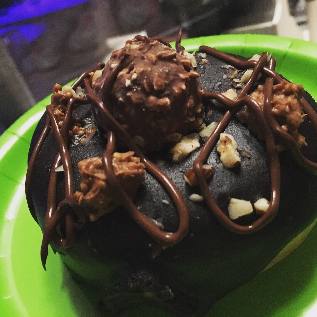 curbsidebliss's tweet photo. Find us on the dance floor till 11pm @romtoronto #fnlrom Ferrero Rocher Donuts are back! https://t.co/gBnxeJbSui