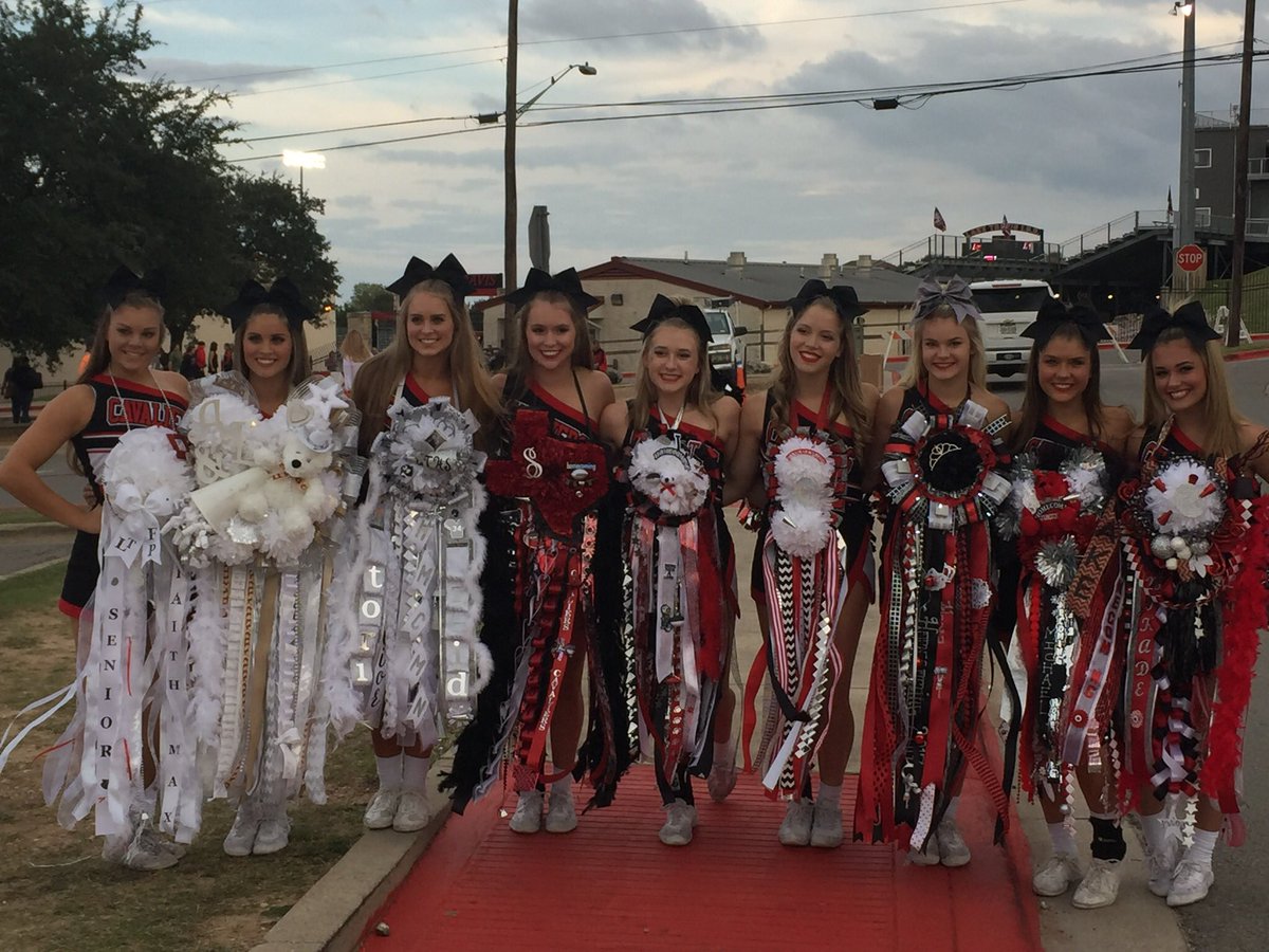 LTHcheerleading's tweet photo. Homecoming Parade of Champions! https://t.co/sUpD5KkZK1