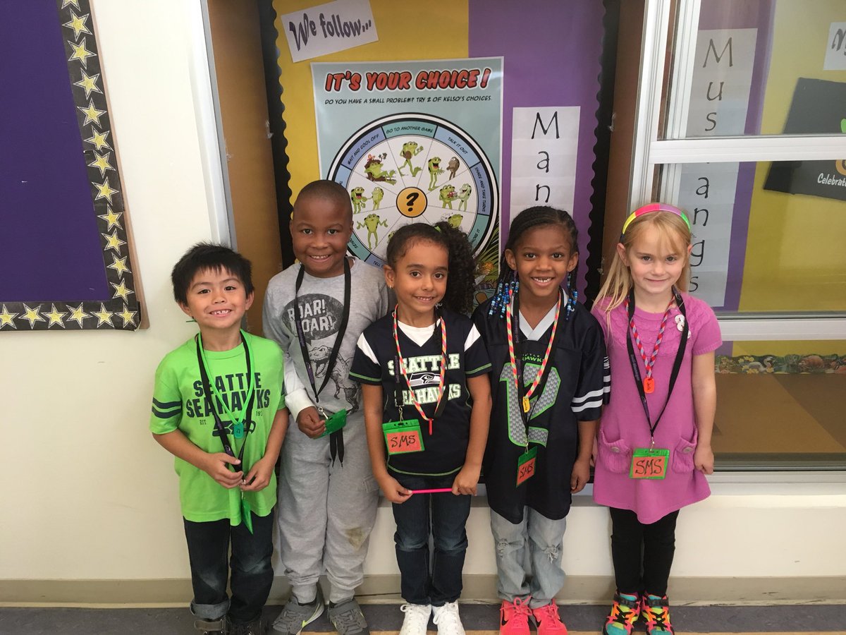 MannGrit's tweet photo. Look at the 4 new self managers...Play Like a Champion #manngritt @tacomaschools https://t.co/GZn6VFinSj