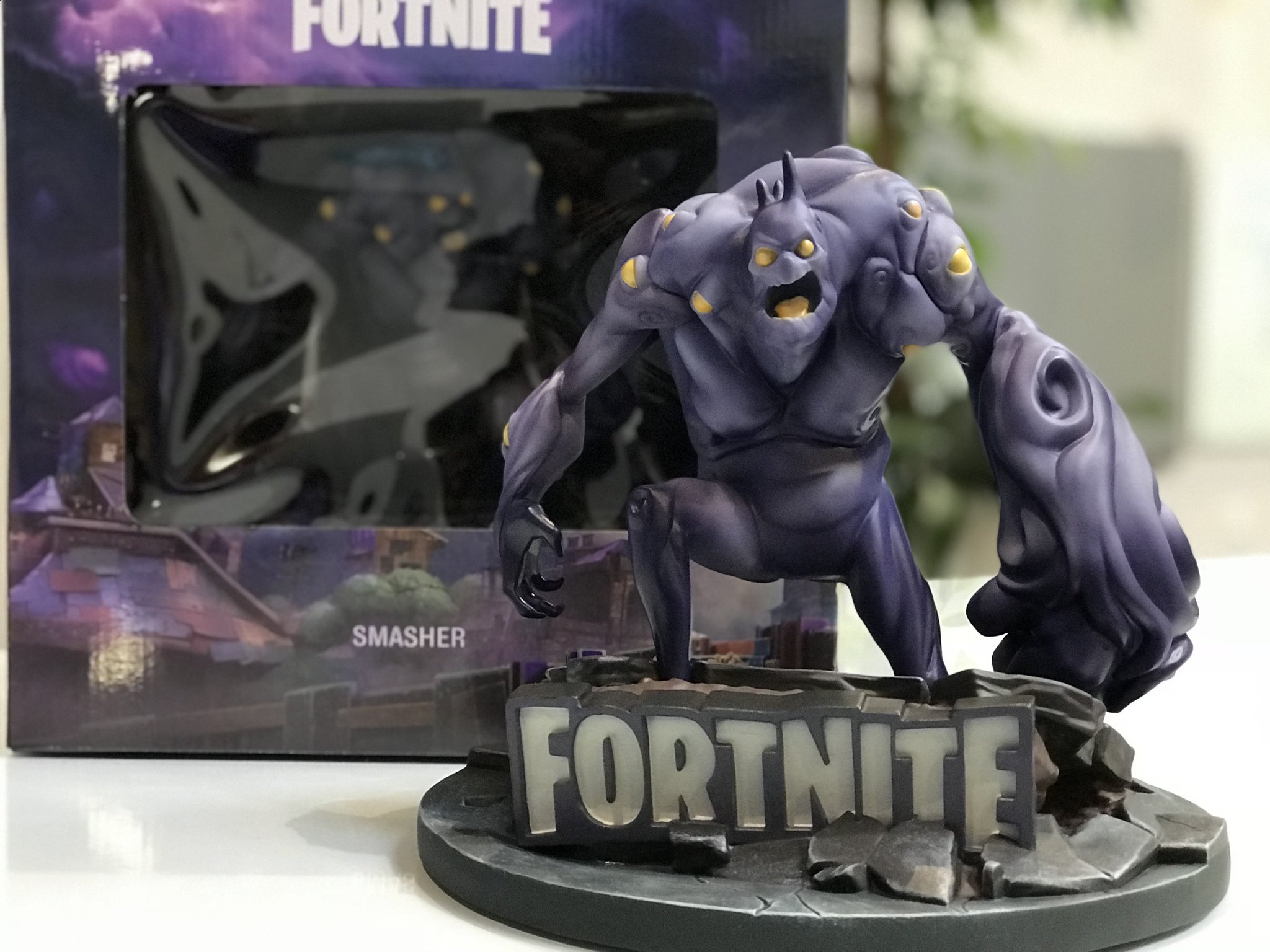 Fortnite On Twitter This Smasher Needs A New Home Tweet A - fortniteverified account