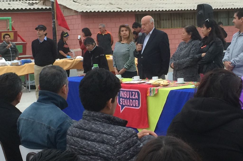 prensainsulza's tweet photo. Junto a los vecinos de la Pobl Chile conversamos sobre mis gestiones realizadas ante la ministra de Salud Carmen Castillo.
#PiensaEnGrande https://t.co/fctw1OeMnD