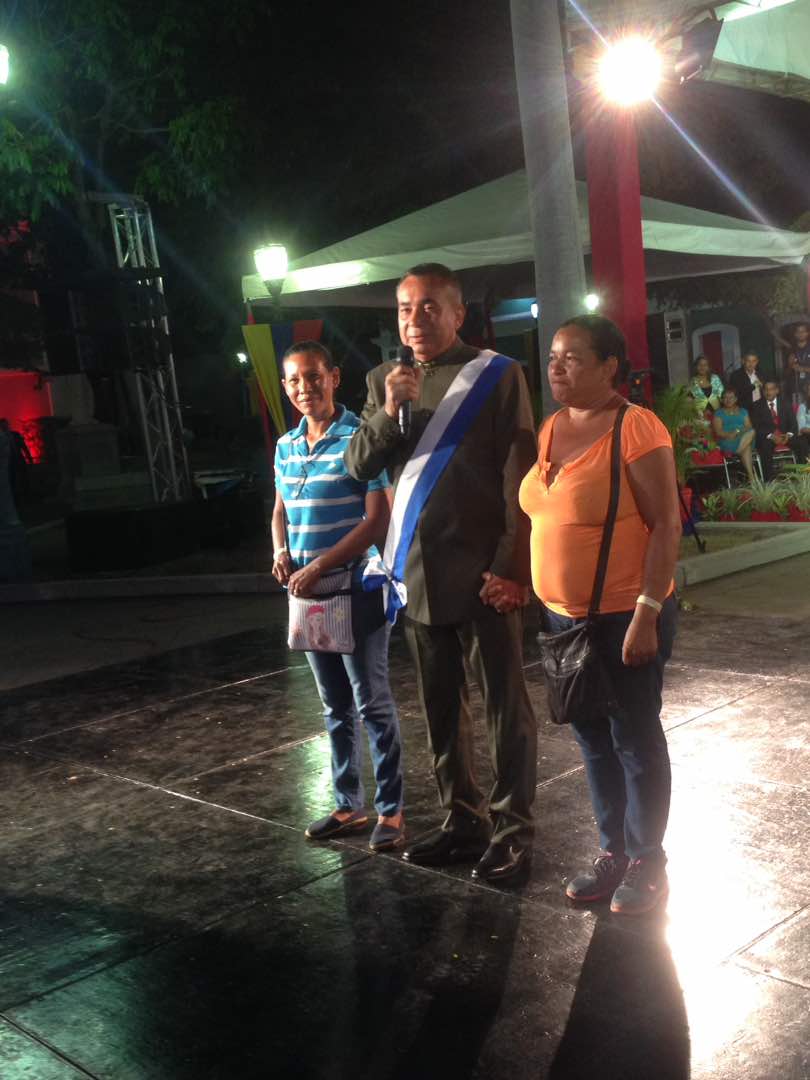 saimerrt's tweet image. Nuestro Gobernador del estado Bolívar, con el pueblo, siempre humilde y revolucionario @JustoNogueraP  #BolivarConMaduroYJusto