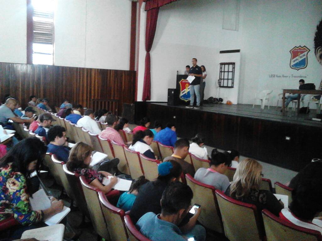 EducFisicaSC's tweet photo. Reunión con docentes de educación física, deporte y recreación #Táchira @JauaMiranda @RosangelaOrozco @SaIaTachira @MPPEDUCACION @divceup https://t.co/OFkOzodnju