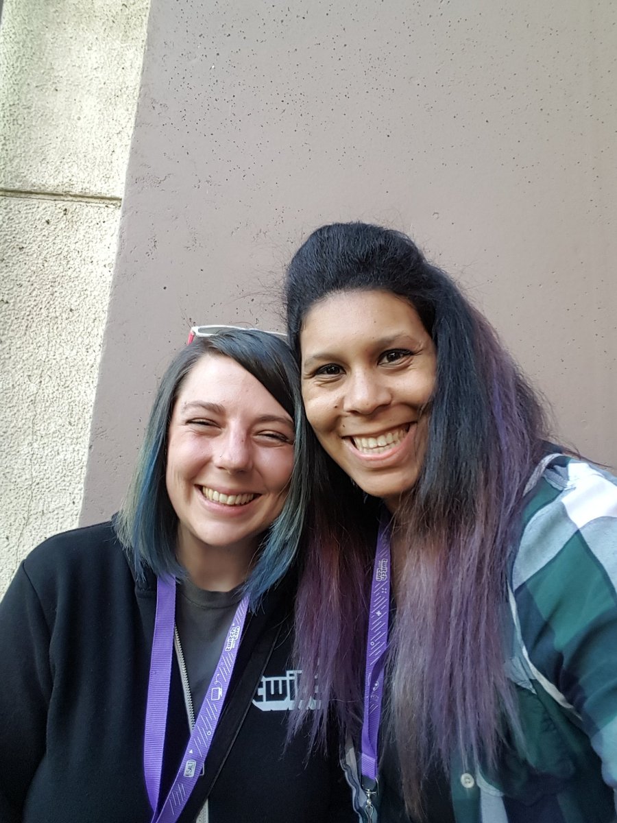 TheMomoLynn's tweet image. Lemme tell ya 'bout my @ladybuglauren #TwitchCon2017 #dayone #1cePack @1cePrime