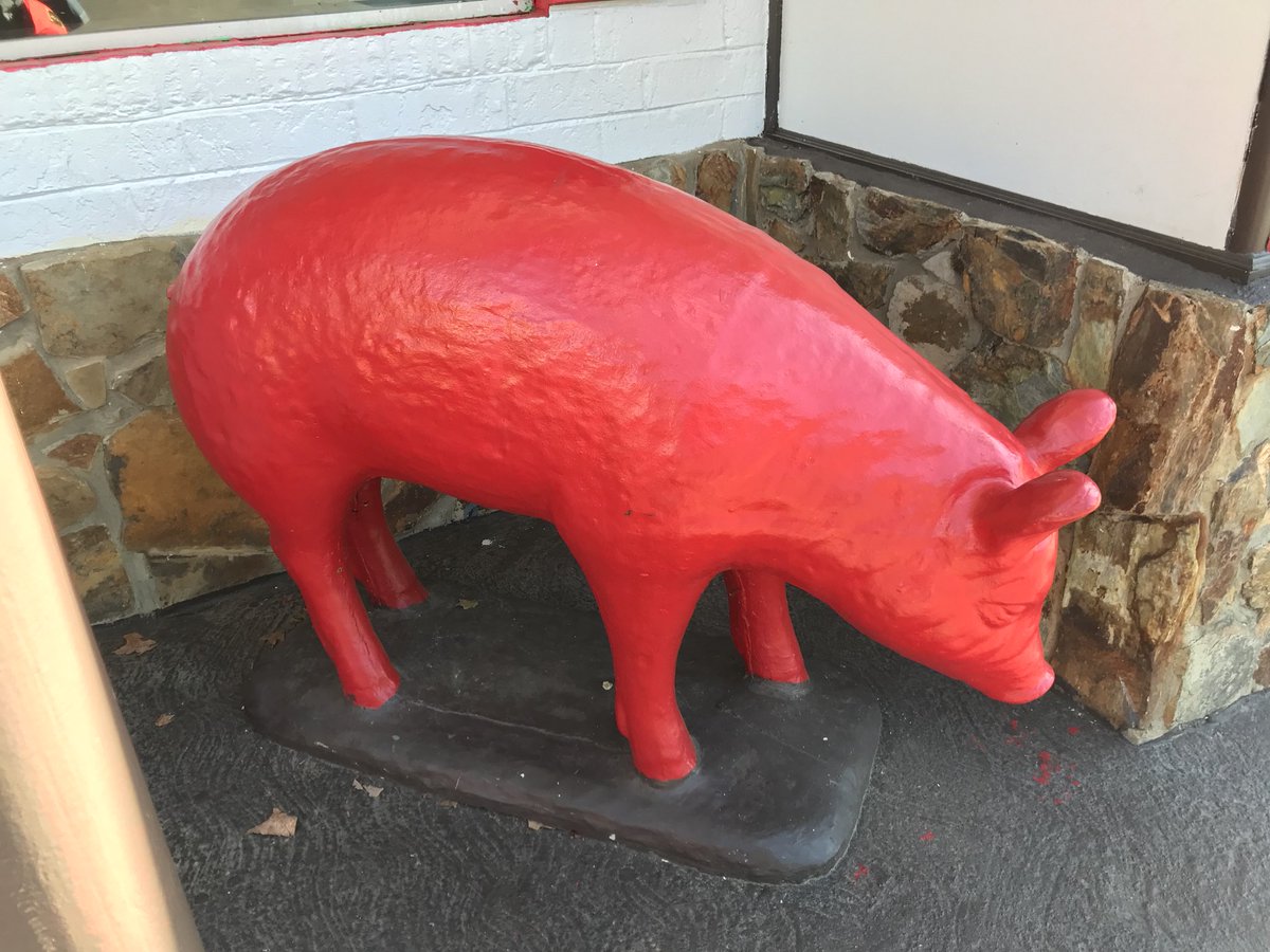 Chattygirl0624's tweet photo. Red pigs at Hendrix Real Barbecue #bbqstop https://t.co/4WUmF0uZqi