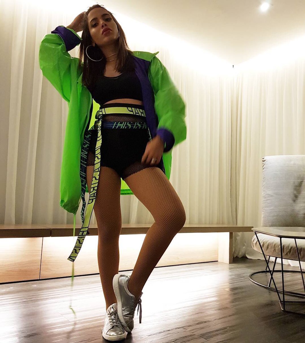 centralanittabr's tweet image. LINDA! Anitta pronta para cantar em Belo Horizonte - MG. 💚