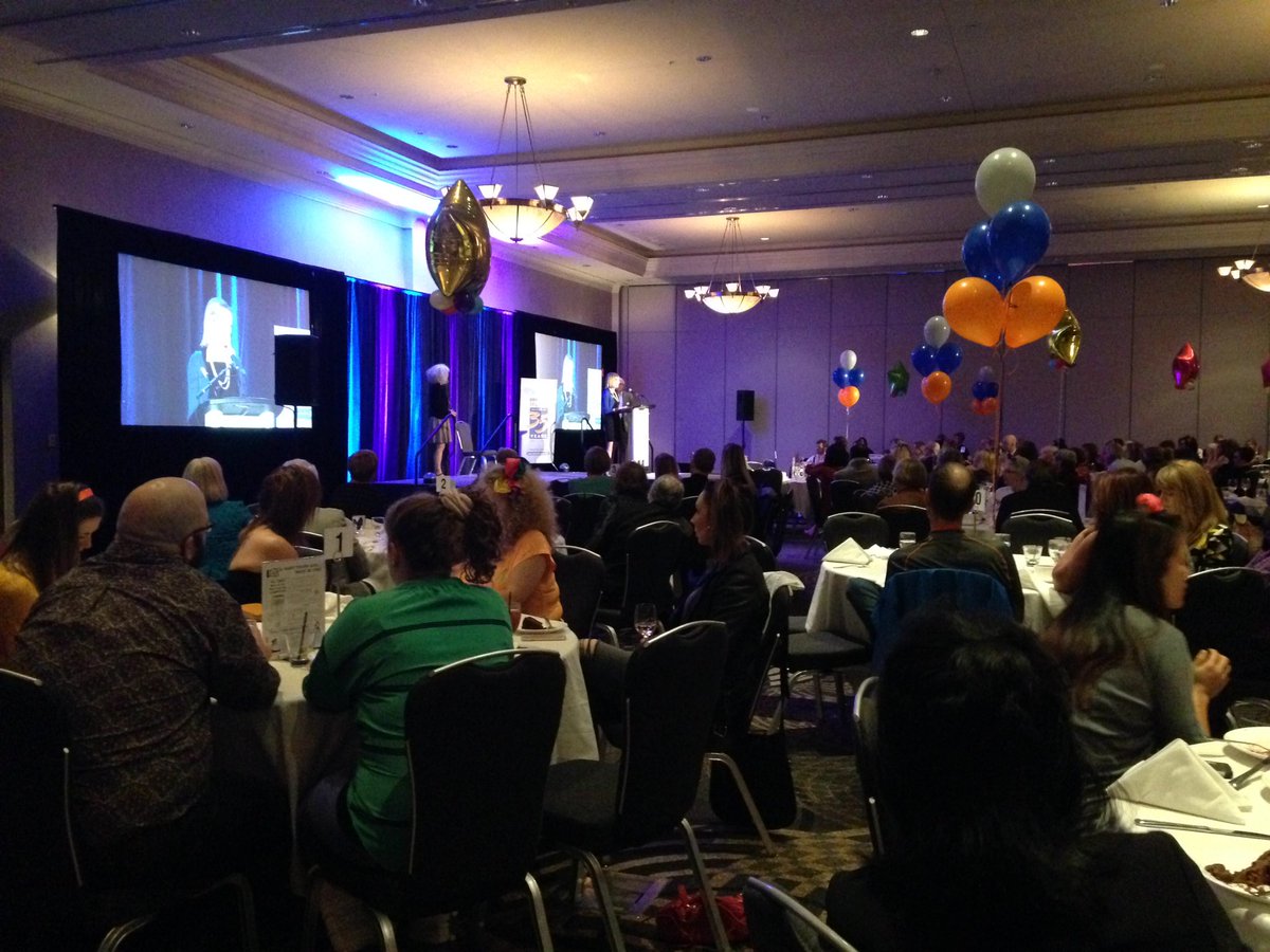 janethempler's tweet photo. Volunteer recognition gala at the conference. 600+ volunteers strong. Volunteers will help to #EndBrainTumours https://t.co/ISSYSO8zEs