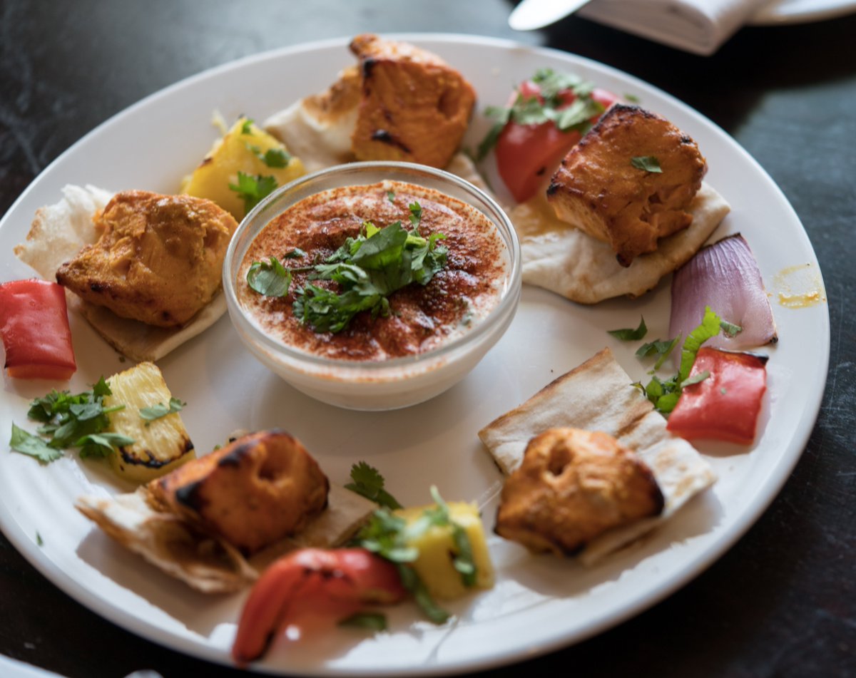 DhabaSM's tweet photo. Eat with your eyes. #TandooriSalmon #TasteTheRainbow #DhabaSM https://t.co/Kvkt6BS7jf