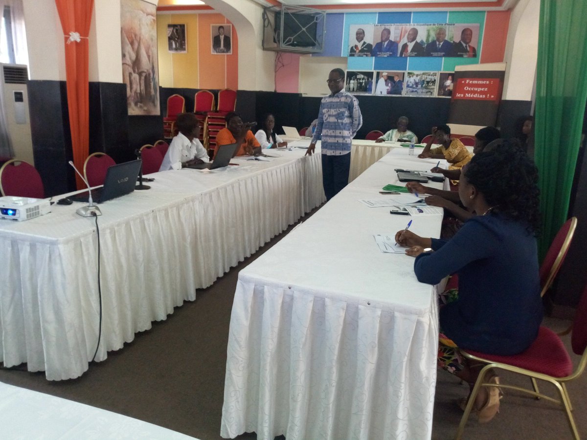 Les participants en haleine lors de la communication sur l'etat des lieux de la représentation des femmes dans la gouvernance locale