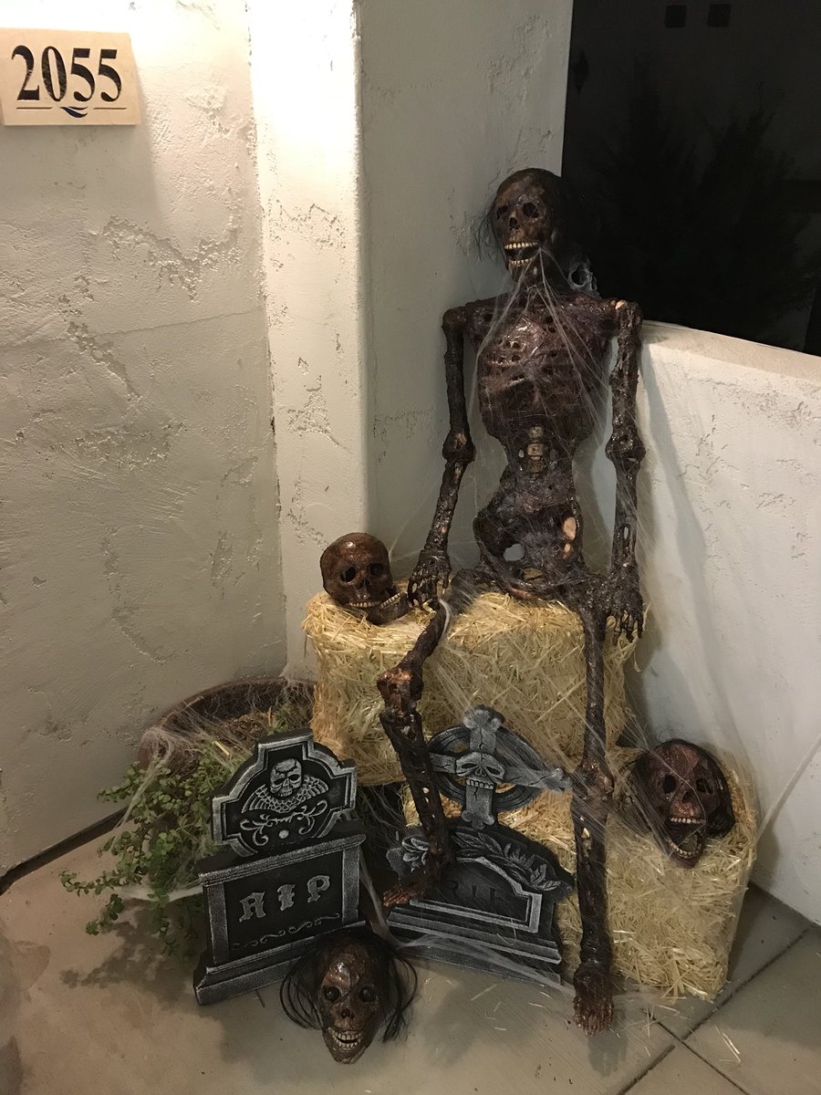 rasco_capital's tweet photo. Halloween Horrors are one thing, don’t feel scared about your property! Call Rasco, to sell fast for cash! save yourself the scare! https://t.co/STaFSCWrQR