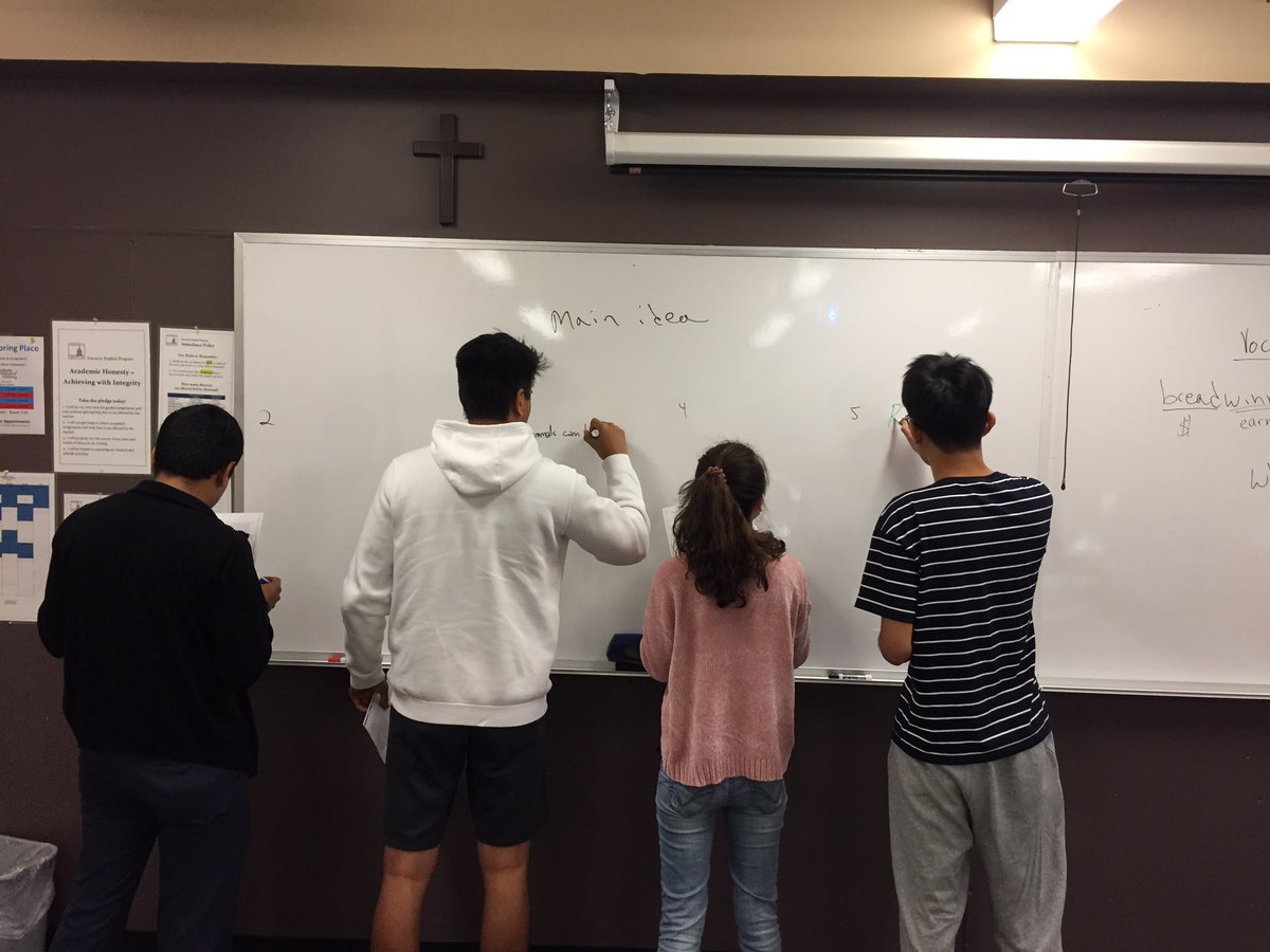 skylantzwagner's tweet photo. 1st day back @udinternational #FallB #greatstudents #readingrocks https://t.co/67Weh8IueL